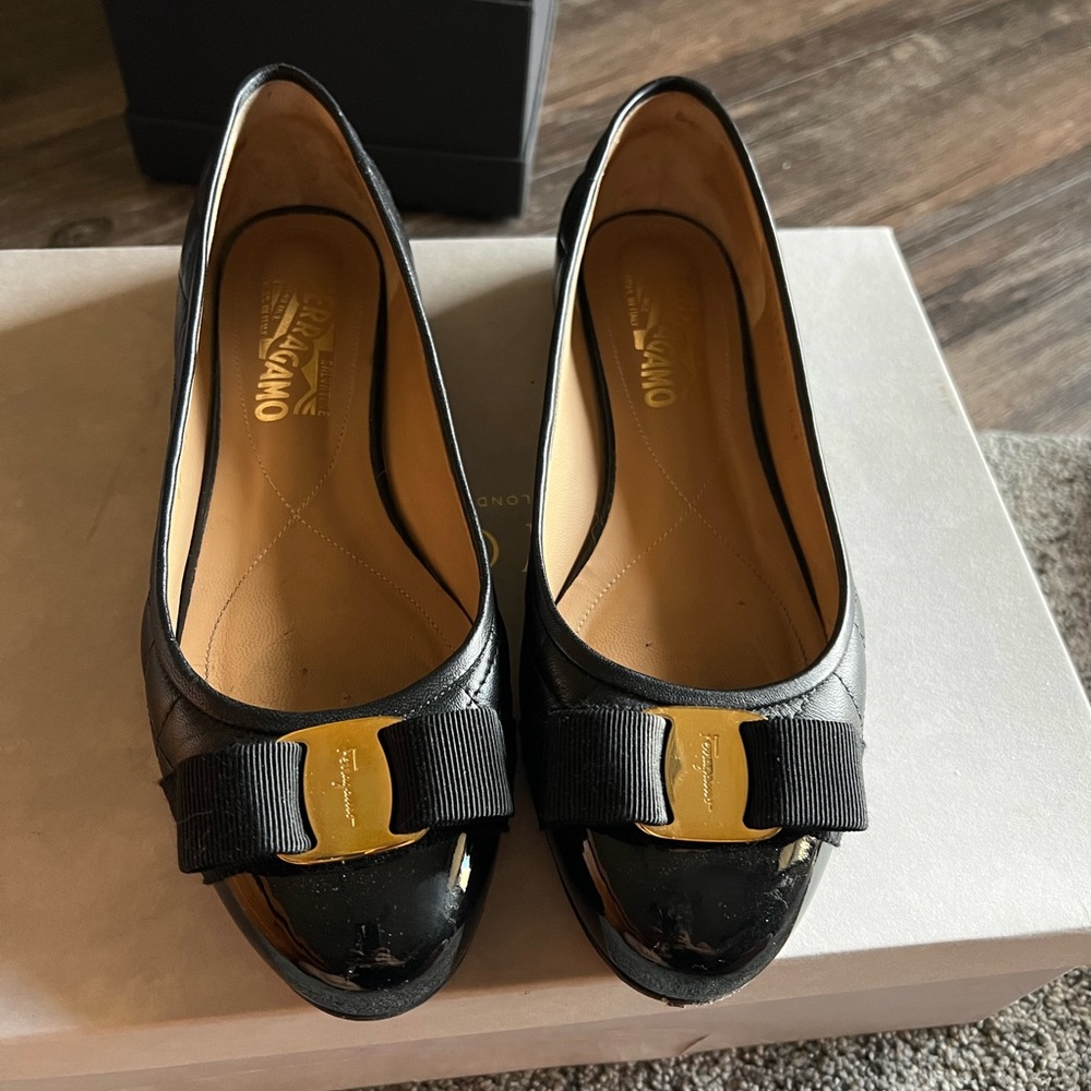 Ferragamo black flats authentic. Purchased in Vegas at Caesars.
